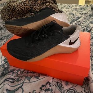 Metcon 6’s size 8 women